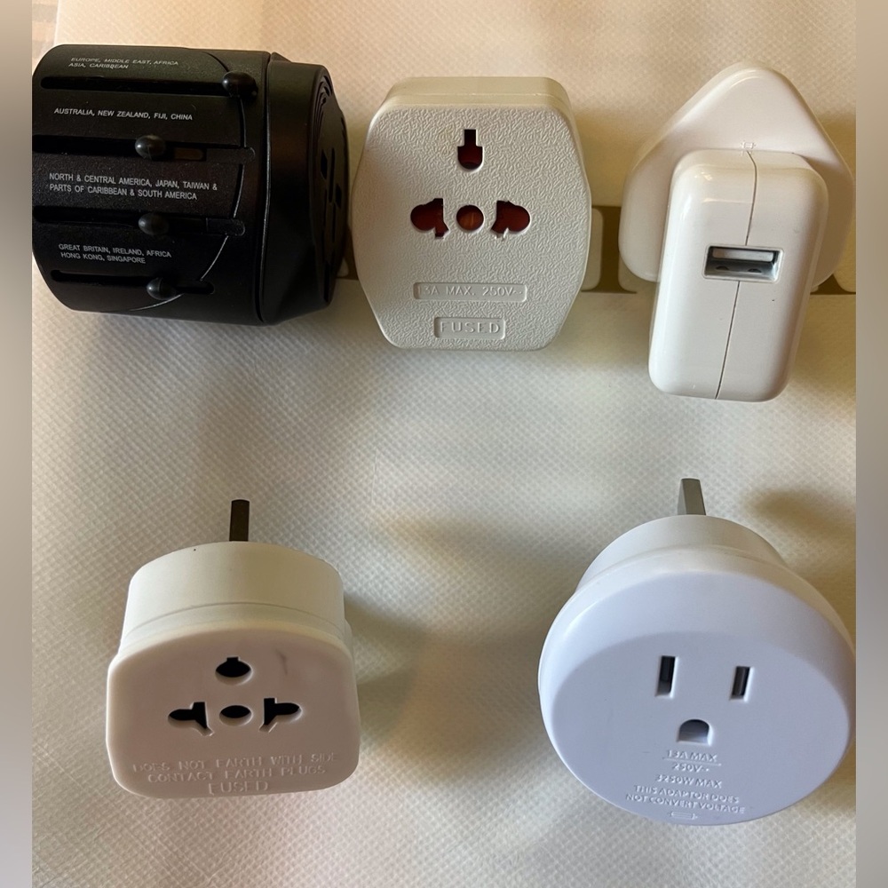 Lot of 5 TRAVEL ADAPTERS ✈️🚀